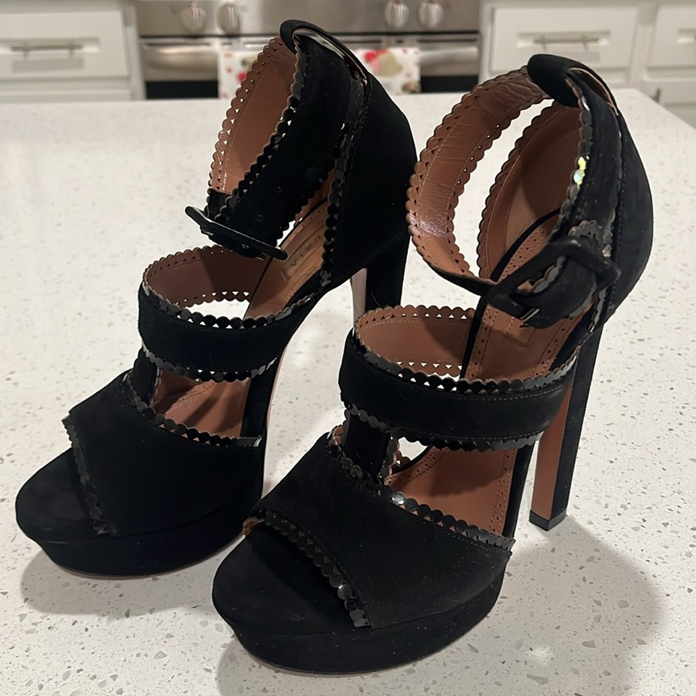 Alaia paris Size 37 women’s black suede strap heels great condition - Picture 9 of 16